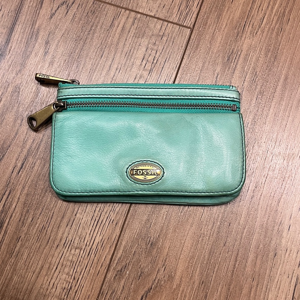 Fossil Aqua Leather Zip Wallet